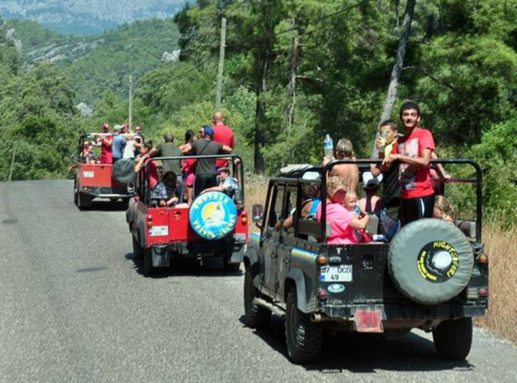 Alanya Jeep Safari Turu – Toros Dağlarında Unutulmaz Bir Macera