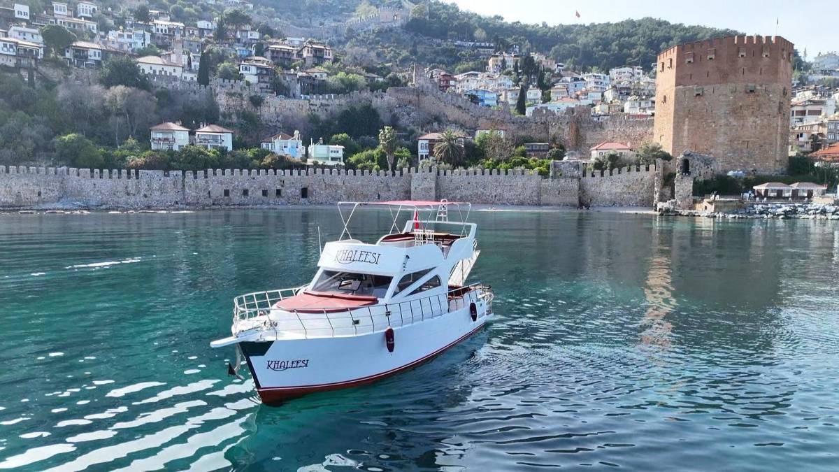 Özel lüks Yat Kiralama 13 mt Uzunluk -Luxury Private Yacht Hire 13 mt Longer