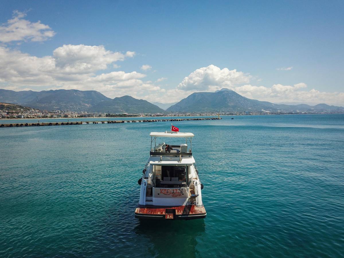 Özel lüks Yat Kiralama 17 mt Uzunluk -Luxury Private Yacht Hire 17 mt longer